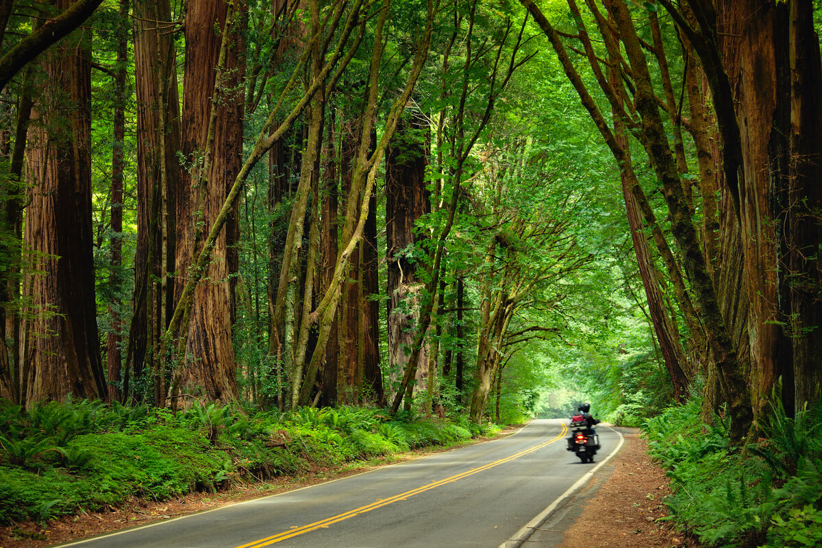 7 destinos para viajar de moto no final do ano